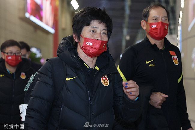 老师扒下内裤让我爽了一夜动态图